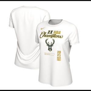 NWT Milwaukee Bucks Nike Women’s T-shirt